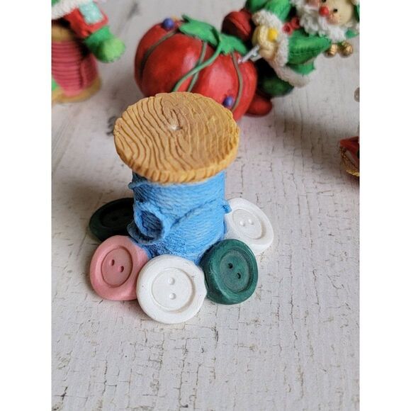 Enesco sewing pin needle thread Santa Claus figurine ornaments set Xmas 1983 - Picture 7 of 13